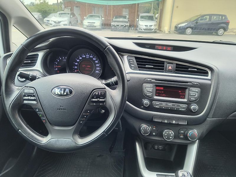 Kia Ceed (2018) 1.6 CRDI 100KW/AC/PDC/LED - fotka 21 z 50