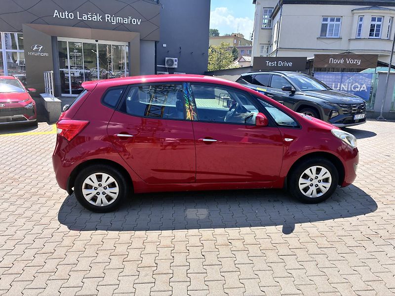 Hyundai ix20 1.6i 92kW KLIMA ČR 1MAJ - fotka 8 z 15