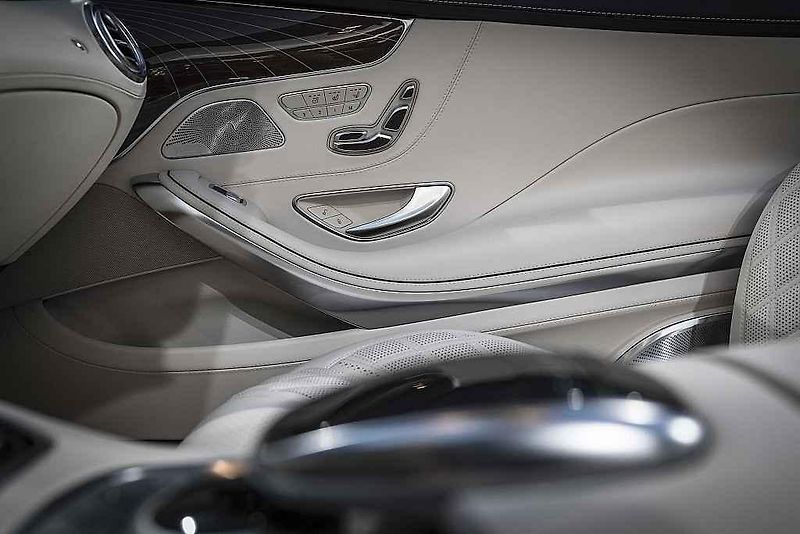 Mercedes-Maybach S 650 Cabriolet.