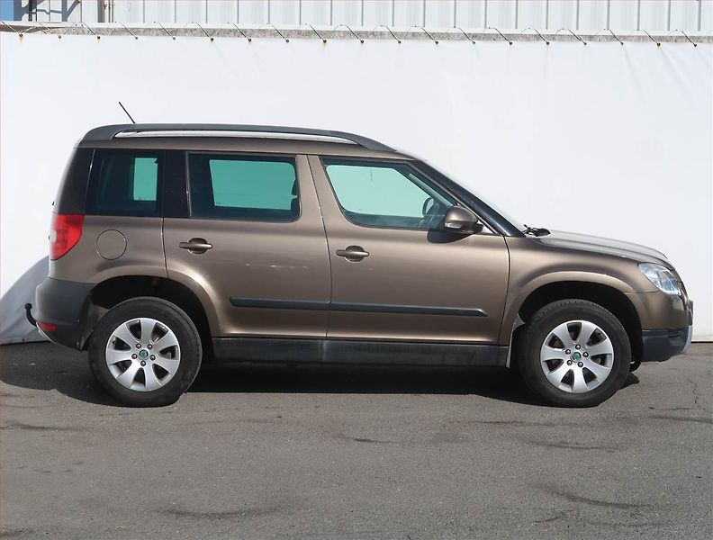 Škoda Yeti (2011) 2.0 TDI, 4X4, Serv.kniha - fotka 6 z 20