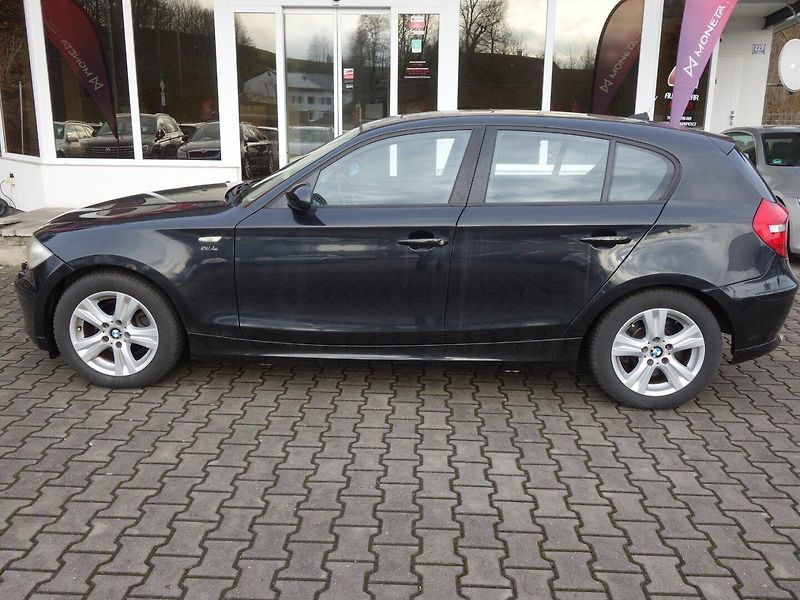 BMW Řada 1 (2008) 118d 105kW - fotka 5 z 32