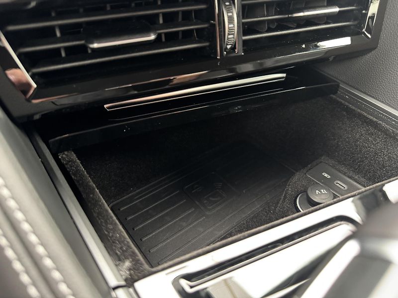Volkswagen Touareg 3.0Tdi*1-MAJ*DPH*HUD*R-LINE* - fotka 27 z 50
