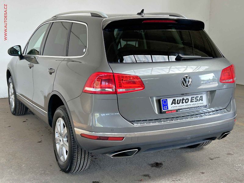 Volkswagen Touareg (2015) 3.0TDi quattro, AT, bixen - fotka 6 z 17