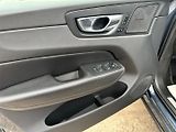 Volvo XC60 D4 140Kw AWD - náhled 9