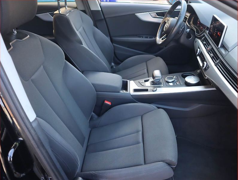 Audi A4 (2018) S-Line 2.0 TDI, Automat, Navi - fotka 9 z 22