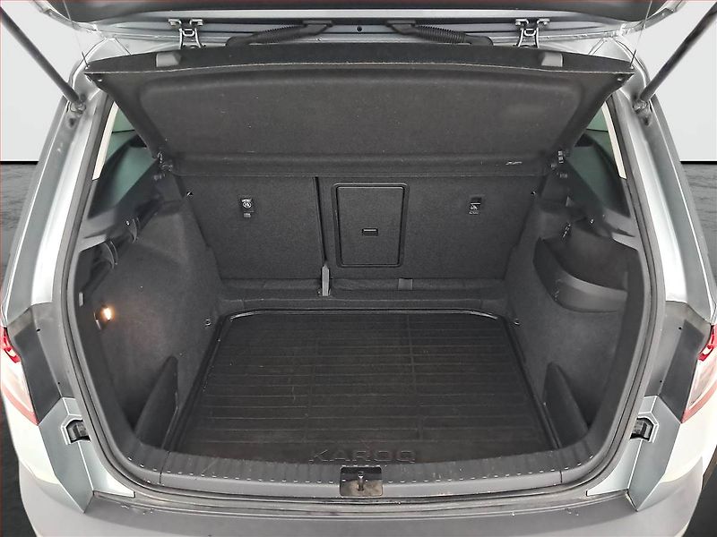 Škoda Karoq (2019) 1.6 TDI, Navi, Tempomat - fotka 13 z 19