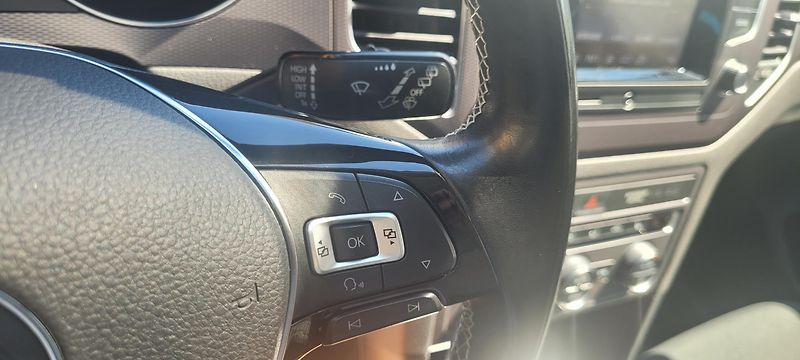 Volkswagen Golf Sportsvan (2015) 1,2TSi 81kW benzín „Lounge“ - fotka 26 z 41