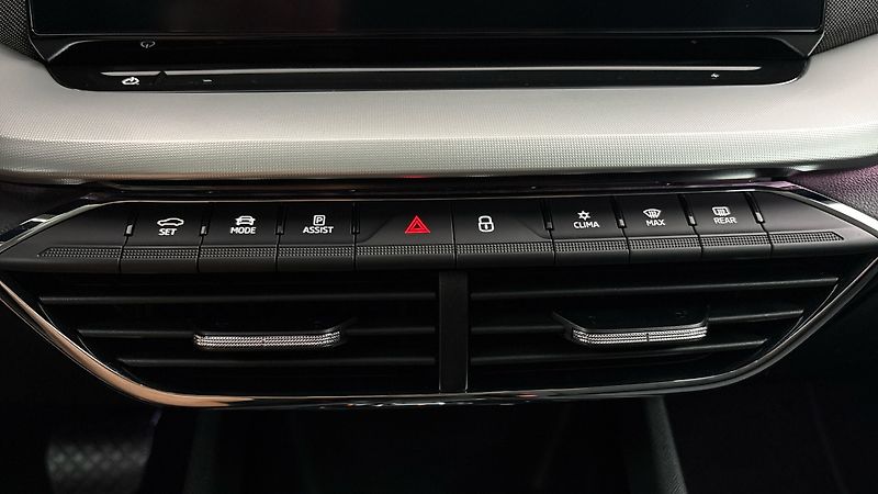 Škoda Octavia 2.0 TDI DSG Style Combi - fotka 13 z 26