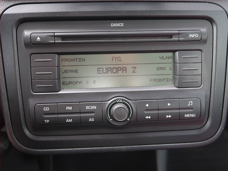 Škoda Fabia (2008) Ambiente 1.4 16V - fotka 12 z 15