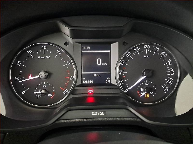 Škoda Octavia (2016) 1.4 TSI, Tempomat - fotka 11 z 18