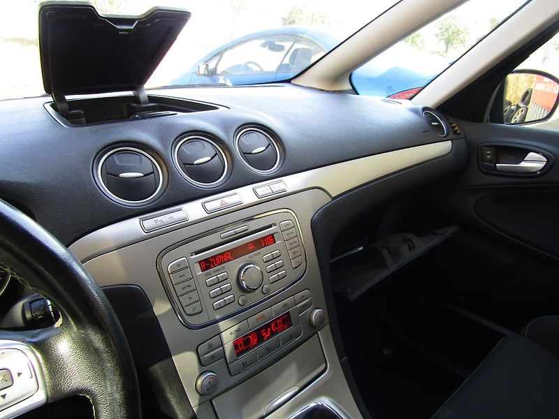 Ford S-MAX (2010) 2.0 TDCi EURO 5 - fotka 35 z 43