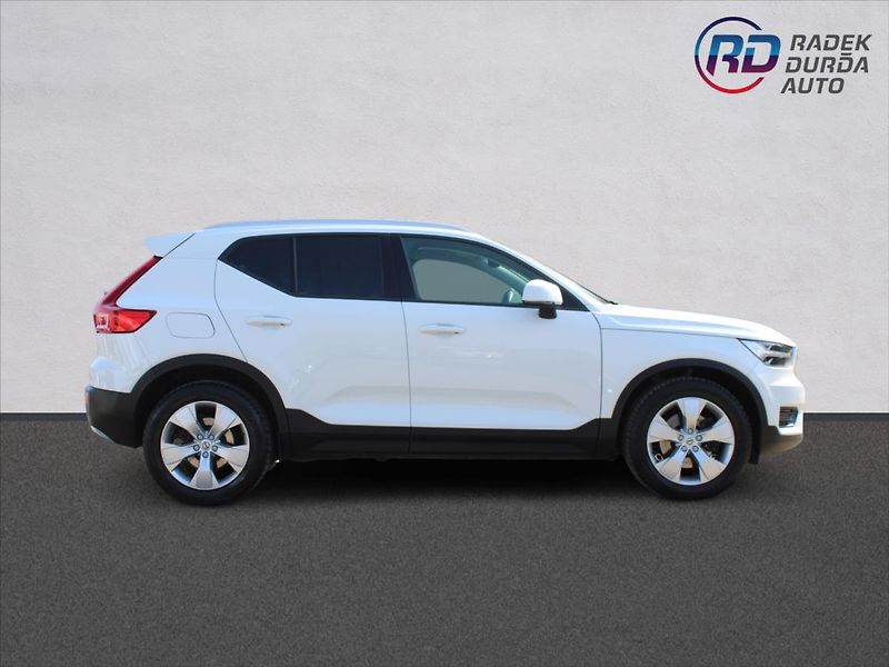 Volvo XC40 2,0 T4  1MAJ,4x4,MOMENTUM PRO - fotka 4 z 35