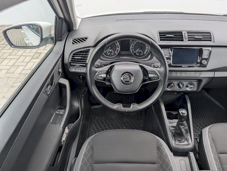 Škoda Fabia (2023) Combi 1.0 TSI / 70 kW Ambition - fotka 6 z 30