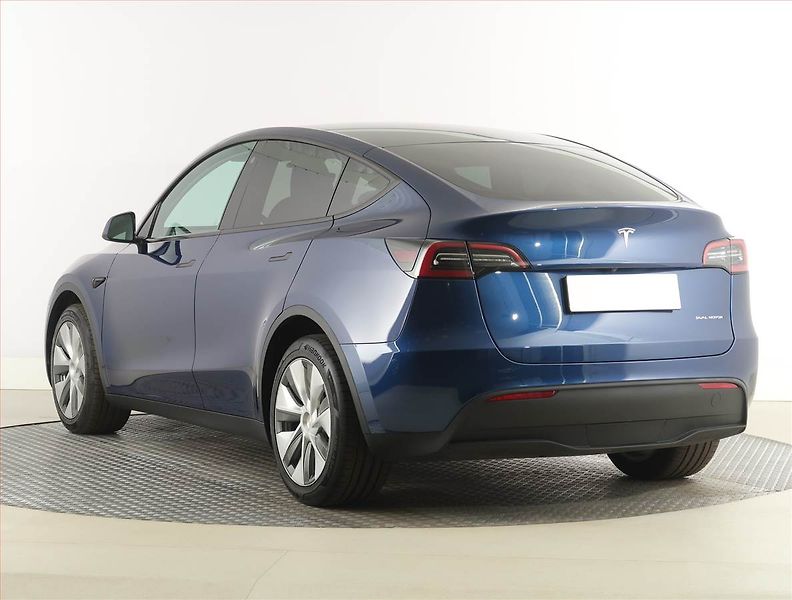 Tesla Model Y (2023) Long Range AWD 79kWh, SoH 93% - fotka 4 z 33