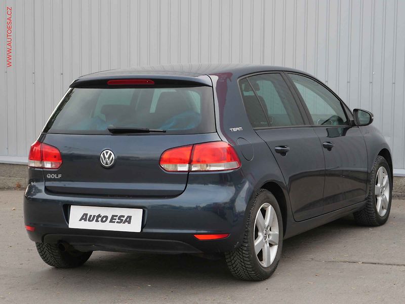 Volkswagen Golf (2011) 1.6 TDi, Comfortline, DSG - fotka 4 z 19