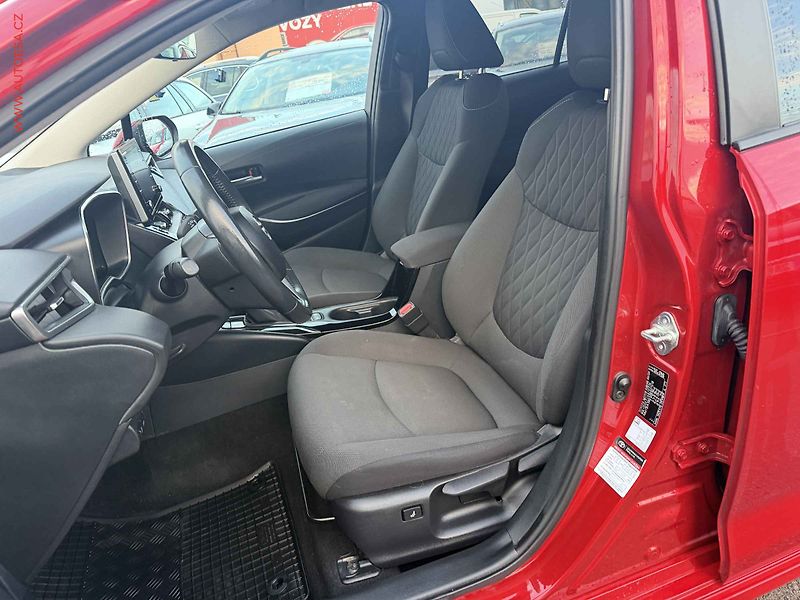 Toyota Corolla (2022) 1.5 V VT-i, 2.maj,ČR - fotka 9 z 18