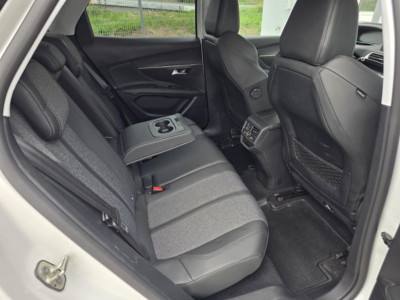 Peugeot 3008 (2021) 1.5HDi 96kW ALLURE ČR NOVÉ - fotka 10 z 18