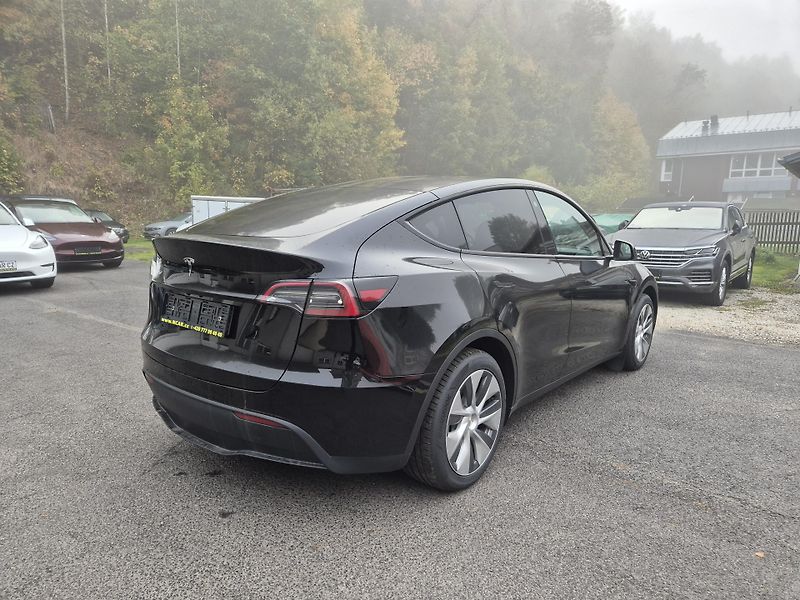 Tesla Model Y RWD 220kw SOH 94,1 % - fotka 2 z 5