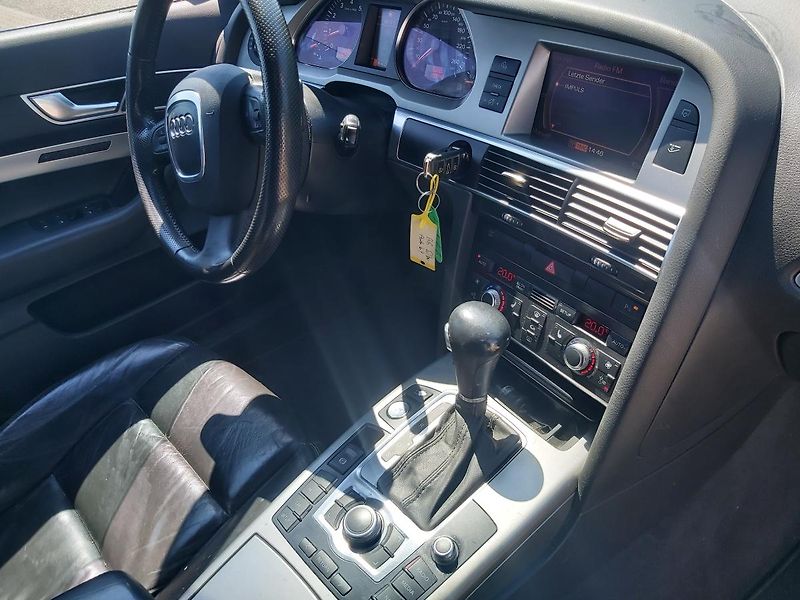 Audi A6 (2005) 3,2 Avant Quatro - fotka 25 z 36