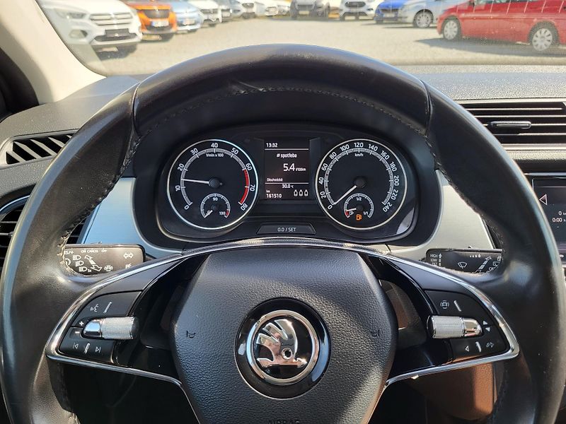 Škoda Fabia 1.0 TSI 70kW Combi TOUR *ČR - fotka 10 z 43