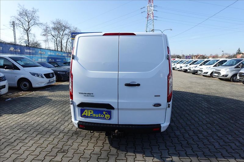 Ford Transit Custom 2,0 TDCI  L2H1 6MÍST KLIMA - fotka 10 z 35