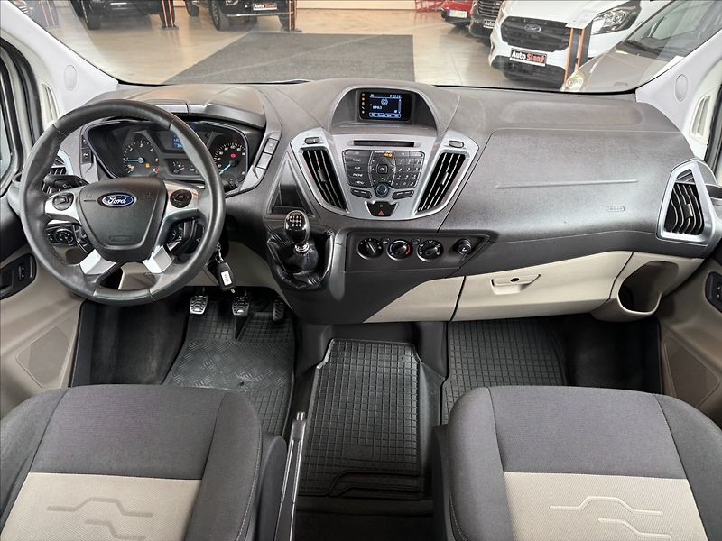 Ford Tourneo Custom 2,2 Titanium,92kW,po servisu - fotka 13 z 31