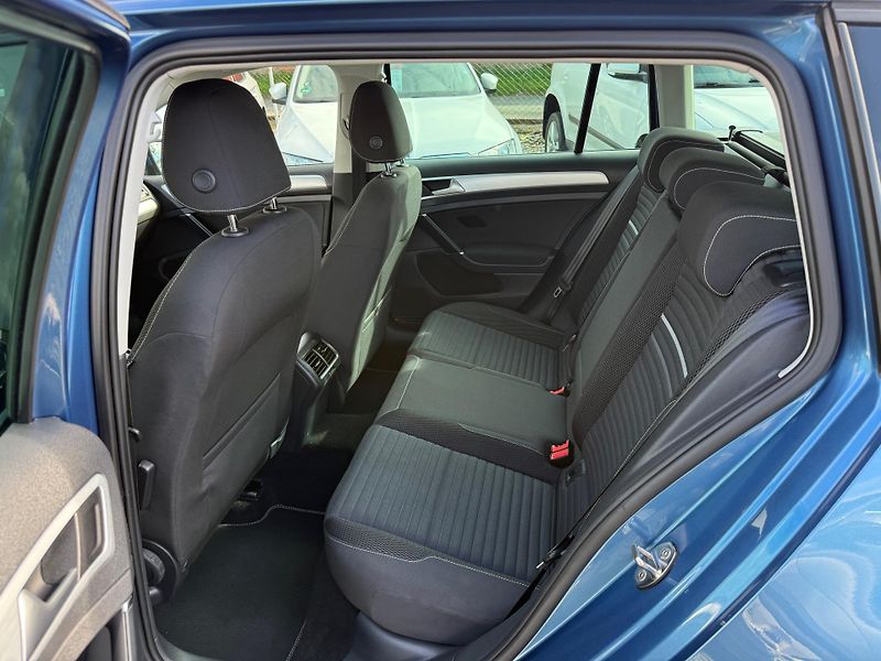Volkswagen Golf 1.4 TSI CUP - fotka 9 z 13