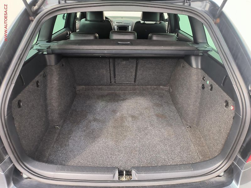 Škoda Octavia (2010) 2.0 TDi, Xenon, navi - fotka 7 z 20