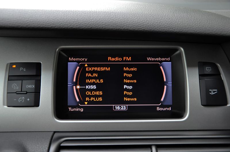 Audi Q7 (2010) 3.0 TDi V6 QUATTRO,XENONY,FACE - fotka 18 z 47