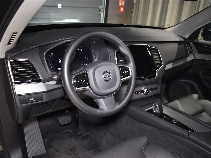 Volvo XC90 2,0 B5 AWD PLUS Bezklíč,Pano - fotka 12 z 23