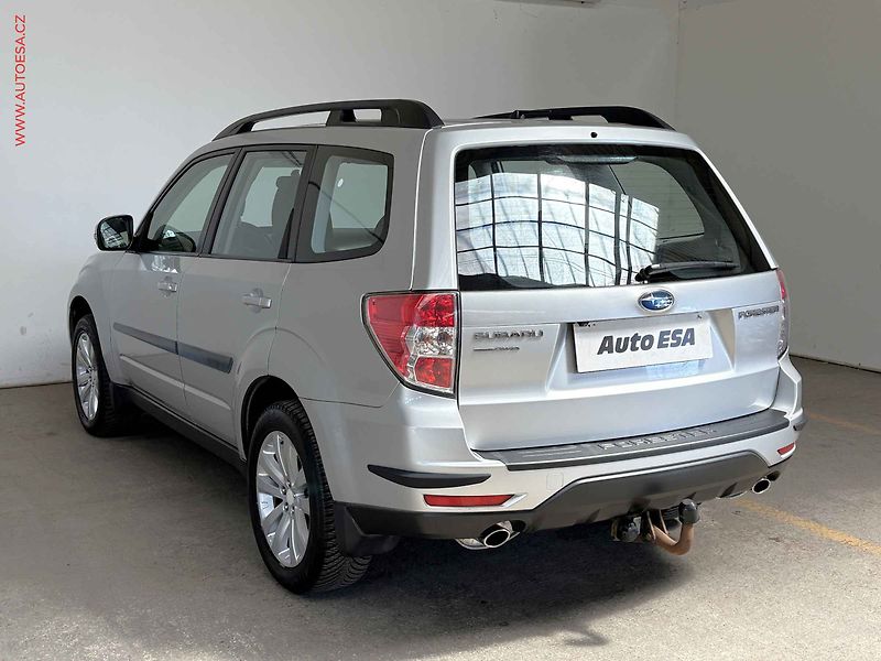 Subaru Forester (2011) 2.0i AWD, Střešní okno - fotka 6 z 15