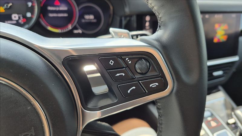 Porsche Cayenne 3,0 E-Hybrid 250Kw DPH coupe - fotka 12 z 29
