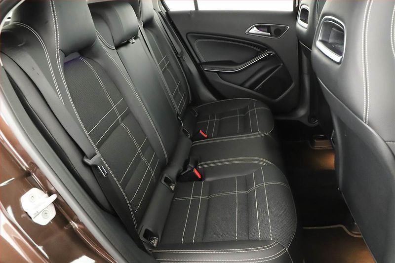 Mercedes-Benz Třídy A (2017) A 180 d, Automat, Serv.kniha - fotka 7 z 18