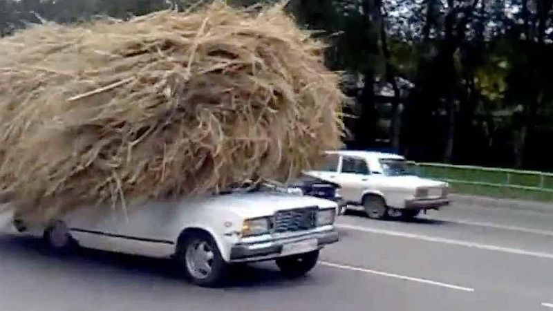 Nejvtipněji naložené vozy na silnicích. Nákladem je vše, co si zamanete.