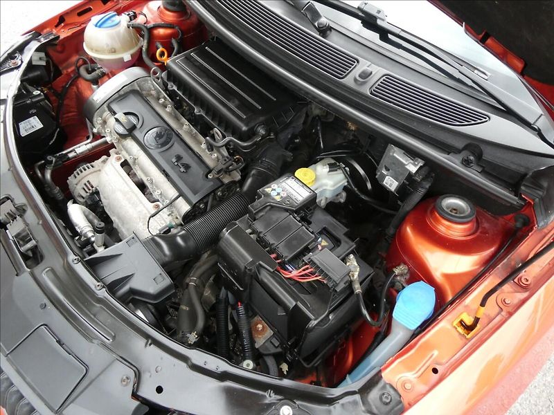 Škoda Fabia 1,4 i16V 1.MAJITEL,závěs,2xkol - fotka 38 z 48