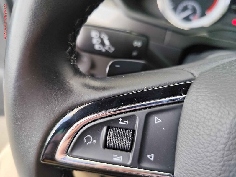 Škoda Superb (2020) 2.0TDi, ČR, DSG, LED, kamera - fotka 21 z 31