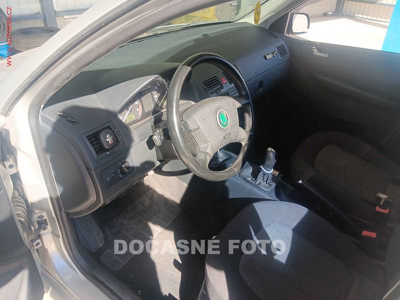 Škoda Fabia (2002) 1.4i, ČR, park.asist - fotka 3 z 3