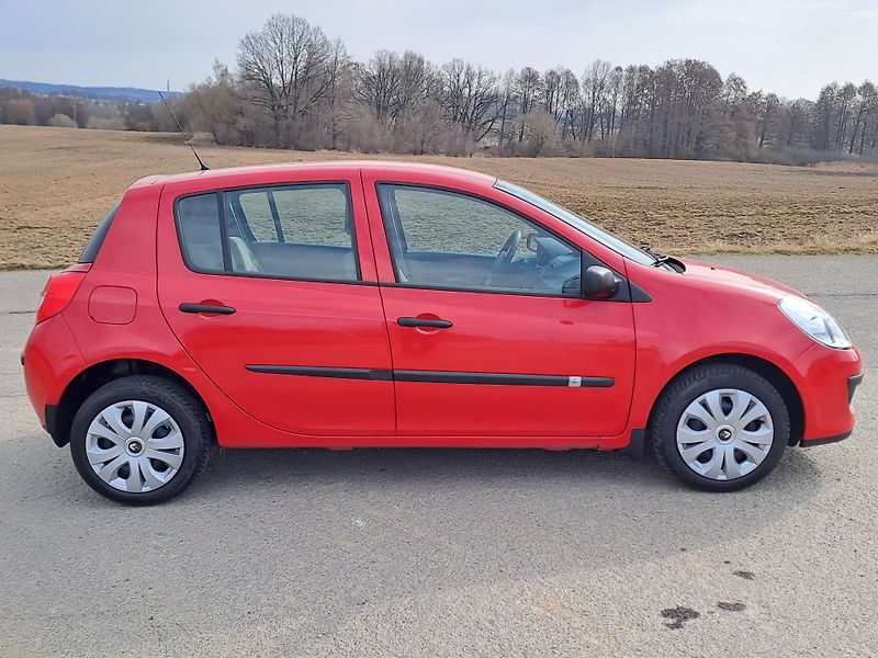 Renault Clio (2007) 1.2 DOLOŽENÉ KM, PĚKNÝ STAV - fotka 4 z 25