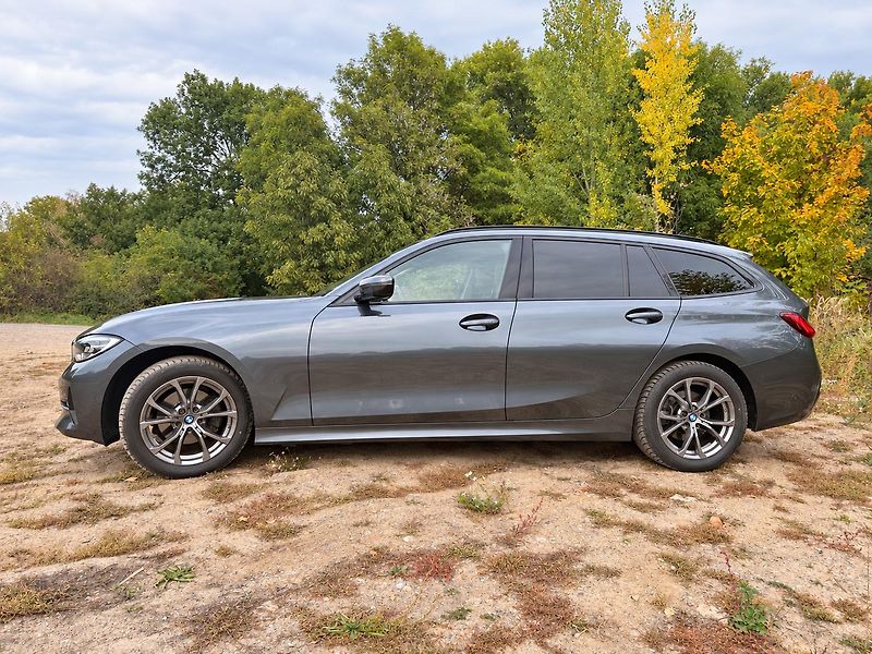 BMW Řada 3 (2021) - fotka 6 z 10