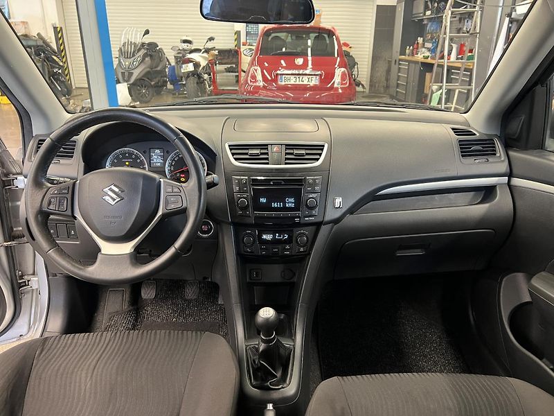 Suzuki Swift 1.2l 69 kW - fotka 9 z 18