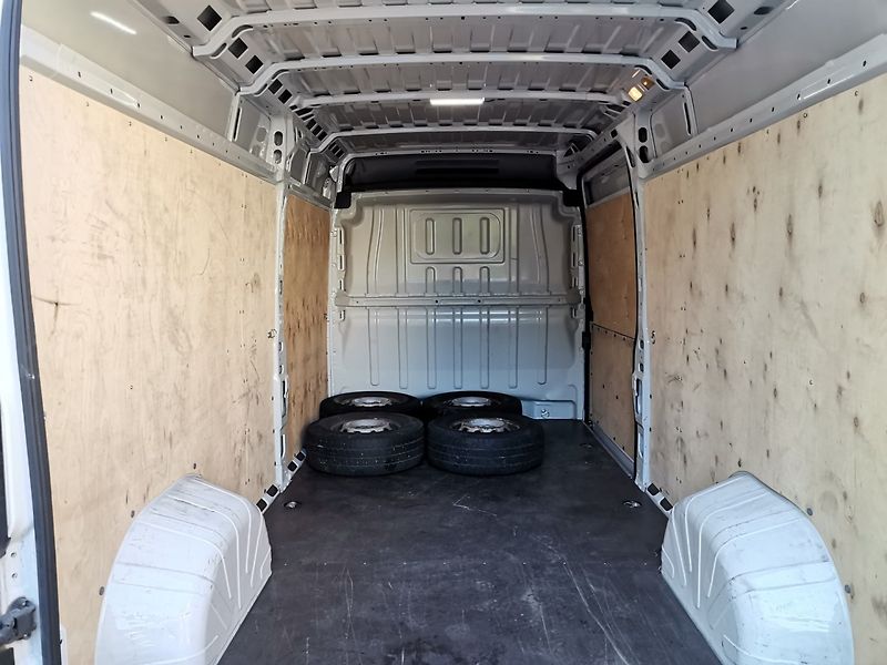 Opel Movano (2023) 2.2CDTi 140k L3H2 Klima Kamera - fotka 18 z 24