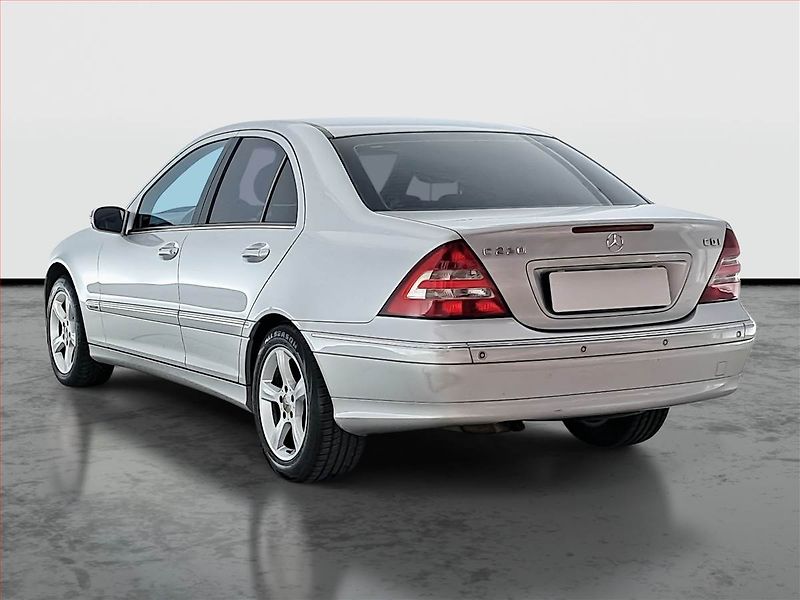 Mercedes-Benz Třídy C (2004) C 220 CDI , Automat - fotka 4 z 17