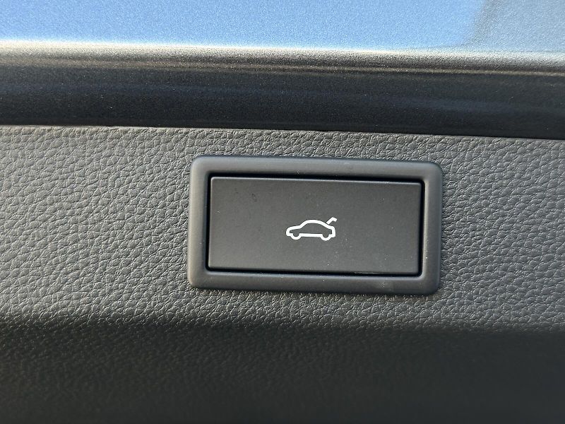 Škoda Karoq 2.0TDi 4x4 DSG 150PS Sportline - fotka 42 z 46