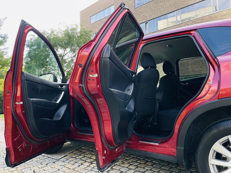 Mazda CX-5 2.0i MANUÁL 4x4 1MAJITEL TAŽNÉ - fotka 22 z 40