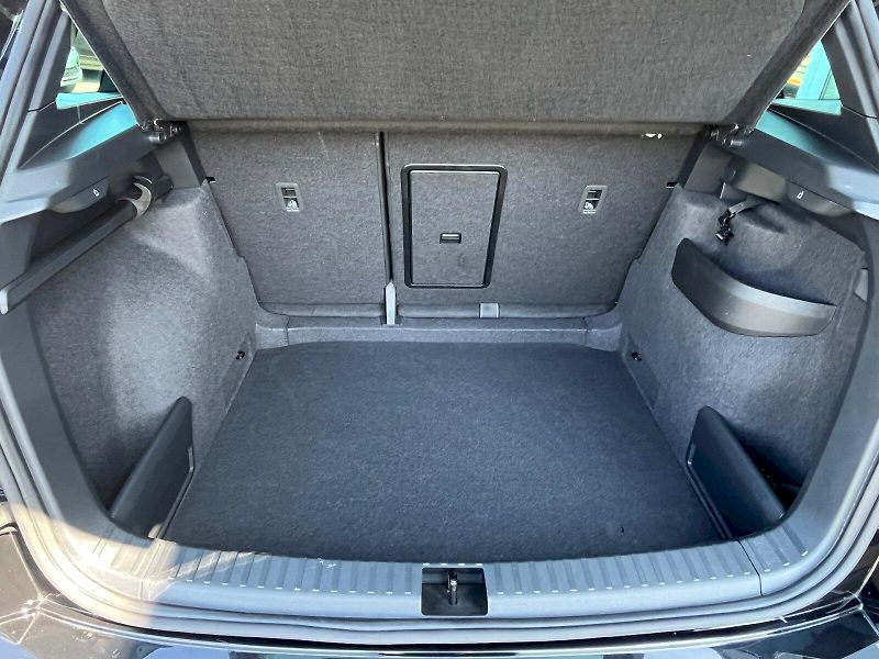Škoda Karoq (2025) Sportline 1,5TSI / 110 kW DSG - fotka 32 z 36