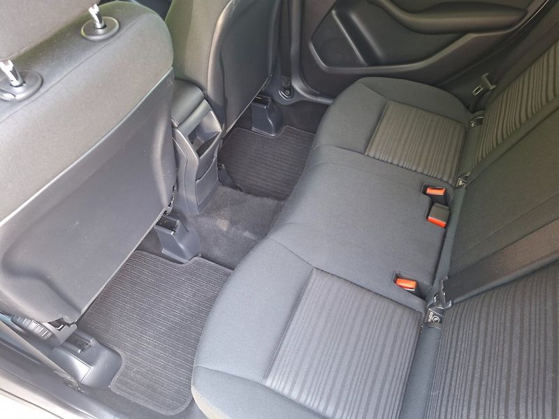 Mercedes-Benz Třídy B (2017) B 180D 80kW -S.KNIHA-SENZORY - fotka 32 z 45
