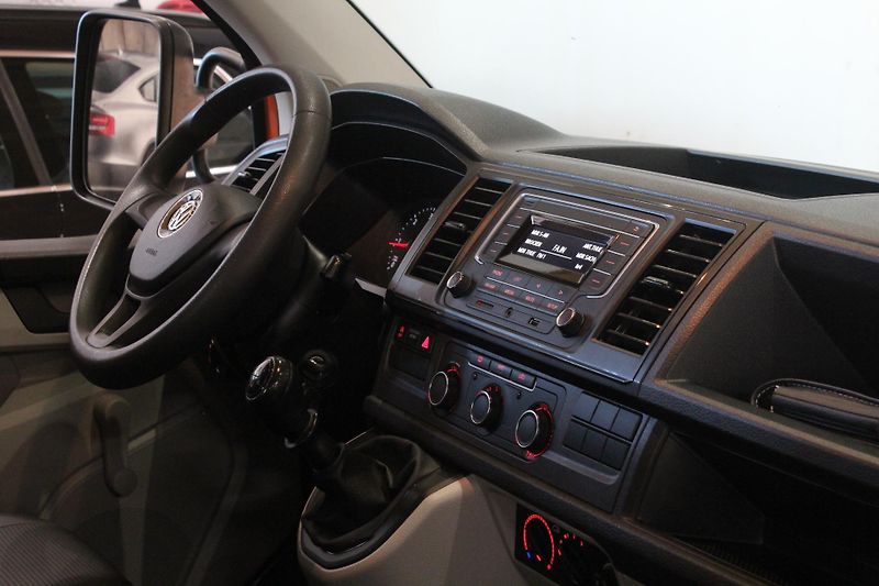 Volkswagen Transporter (2018) T6 2.0 Klima 9Míst - fotka 18 z 20