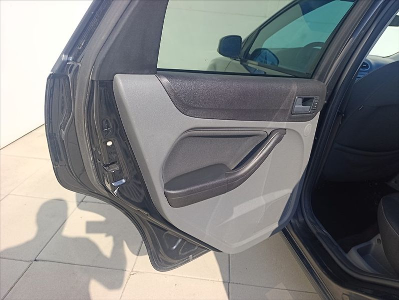 Ford Focus 1,6 TDCi Aut.klimatizace , Alu - fotka 18 z 32