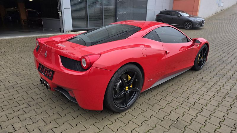 Ferrari 458 (2010) TOP STAV PRAVIDELNÝ SERVIS - fotka 4 z 14