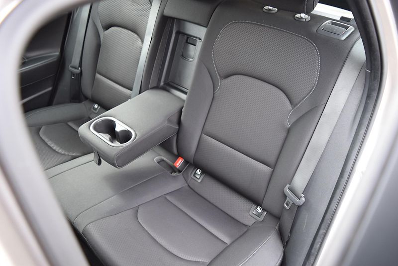 Hyundai i30 (2021) 1.6CRDi 85kw STYLE 7°AUTOMAT - fotka 15 z 49